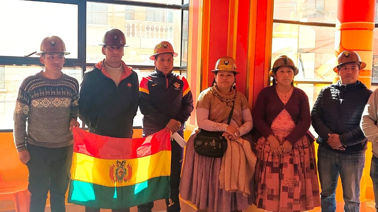 Posesión de directorio de la Cooperativa Minera «Milluni» R.L.